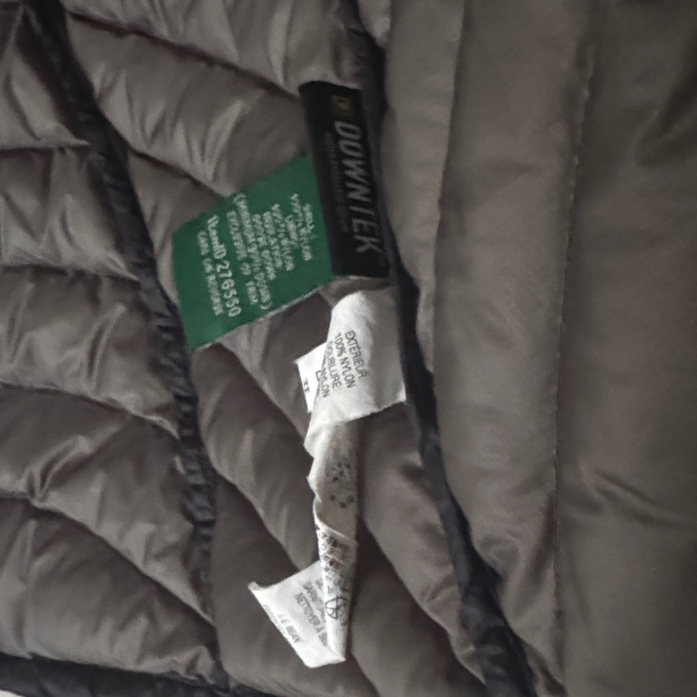 L.L. Bean women’s Ultralight 850 Down Coat 3/4 Length - Picture 6 of 8